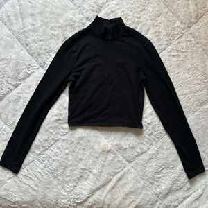 Black long sleeve turtleneck crop top